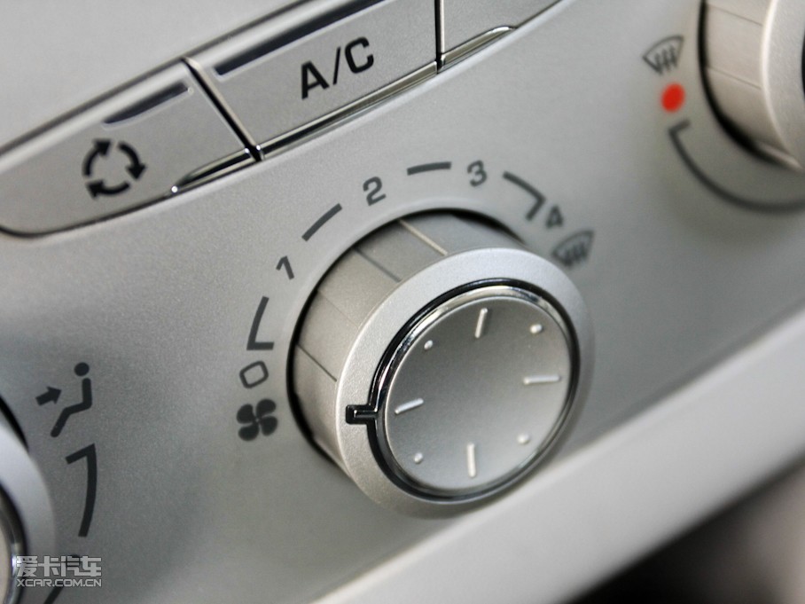 2011΃Ɏ 2.0L ԄӄŰ