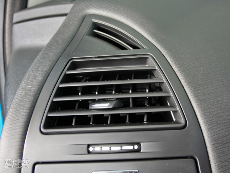 2011΃Ɏ 2.0L ԄӄŰ