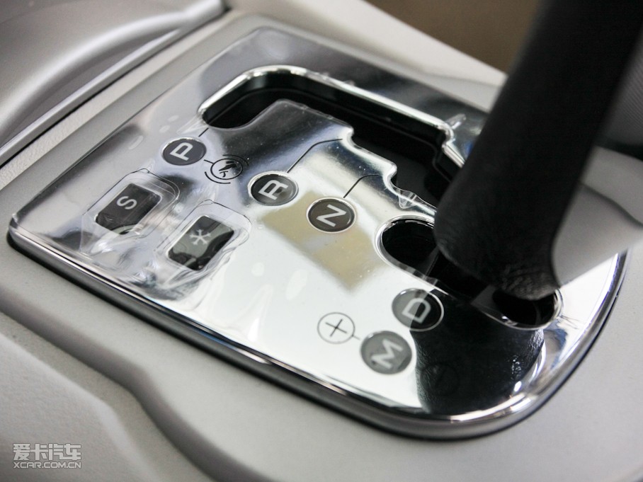 2011΃Ɏ 2.0L ԄӄŰ