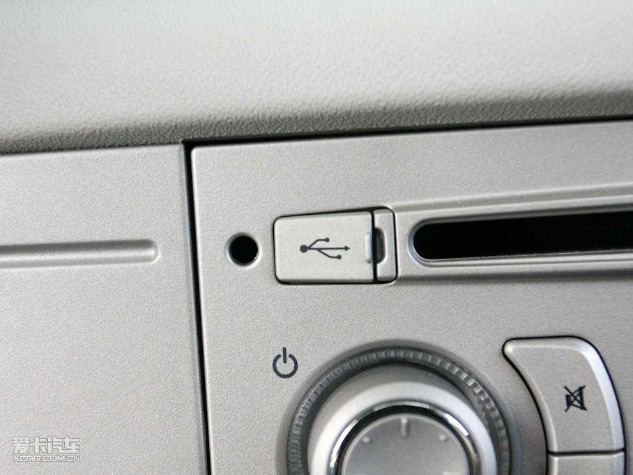 2011΃Ɏ 2.0L ԄӄŰ