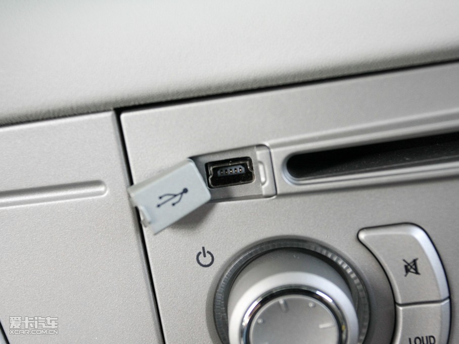 2011΃Ɏ 2.0L ԄӄŰ