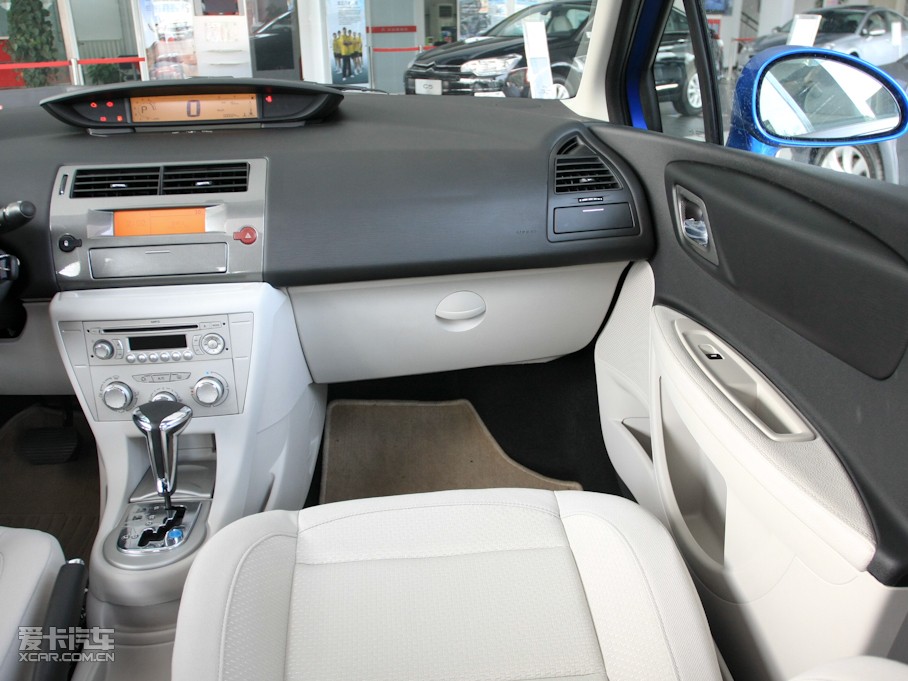 2011΃Ɏ 2.0L ԄӄŰ