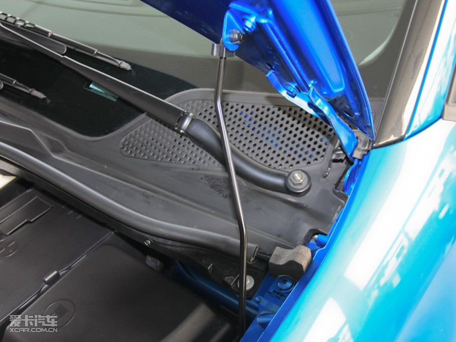 2011΃Ɏ 2.0L ԄӄŰ