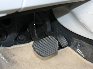 2011款2.0L 自动劲雅版 空间座椅