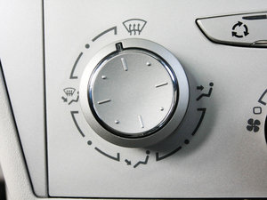 20112.0L Ԅ(dng)Ű п؅^(q)