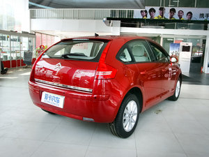 2011款1.6L 手动炫雅版 整体外观