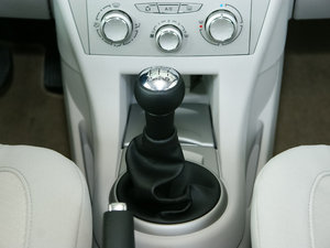 2011款1.6L 手动炫雅版 中控区