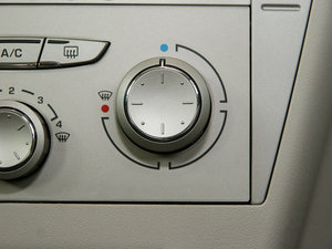 2011款1.6L 手动炫雅版 中控区