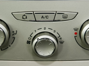 2011款1.6L 手动炫雅版 中控区