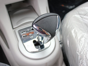 2011款1.6L 自动悦雅版 中控区