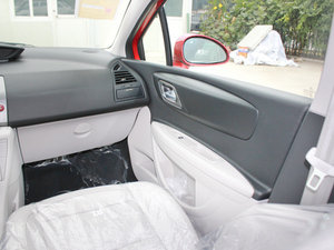 2011款1.6L 自动悦雅版 空间座椅