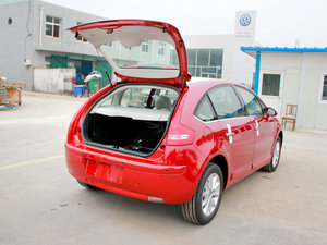2011款1.6L 自动悦雅版 空间座椅