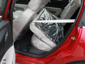 2011款1.6L 自动悦雅版 空间座椅