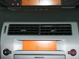 2011款2.0L 手动博雅版 空调出风口