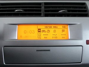 2011款2.0L 手动博雅版 中控区