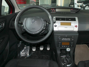 2011款2.0L 手动博雅版 中控区