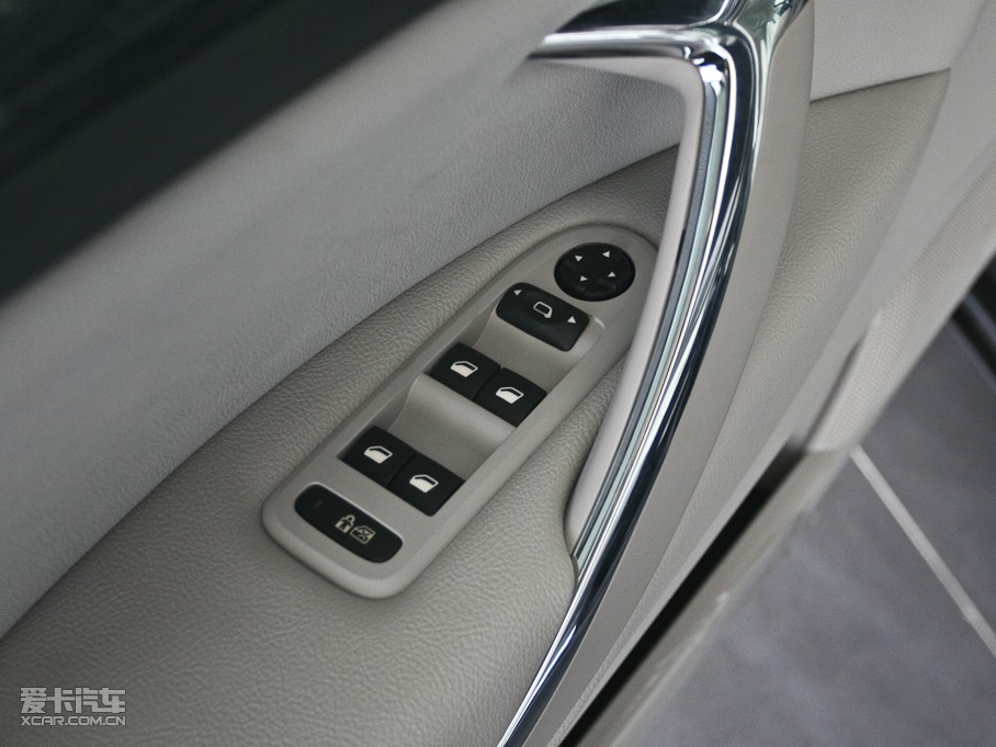 2011ѩFC5 2.3L ԄӺA