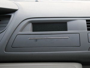 2011款2.3L 自动尊雅版 中控台显示屏