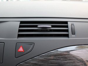 2011款2.3L 自动尊雅版 中控区
