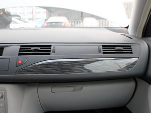 2011款2.3L 自动尊雅版 中控区