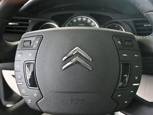 2011款2.3L 自动尊贵版 中控区