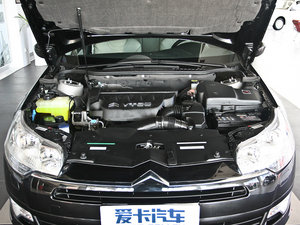 2011款2.3L 自动尊贵版 发动机
