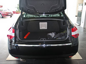 2011款2.3L 自动豪华版 行李厢空间