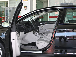 2011款2.3L 自动豪华版 前排空间