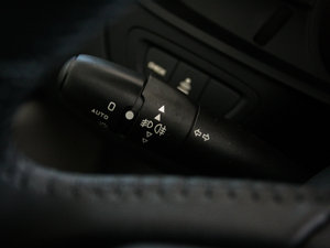 2011款2.3L 自动尊驭版 中控区