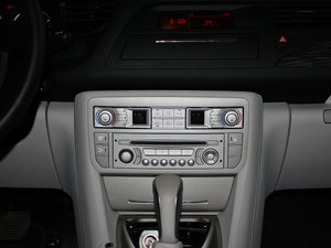 2011款2.3L 自动尊驭版 中控区