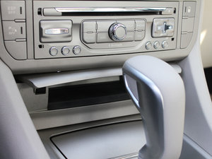2011款2.3L 自动尊贵版 中控区
