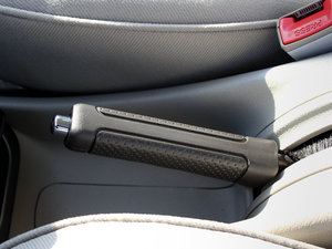 2011款1.6L 手动科技版 驻车制动器