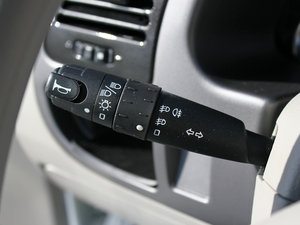 2011款1.6L 手动科技版 中控区