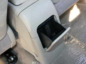2011款1.6L 手动科技版 空间座椅