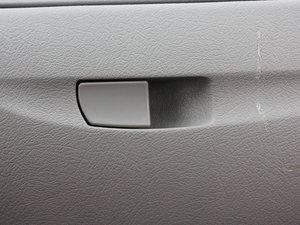 2011款1.6L 手动尊贵版 空间座椅