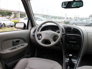 2011款1.6L 手动尊贵版 空间座椅