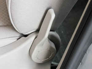 2011款1.6L 自动科技版 主驾驶座椅调节