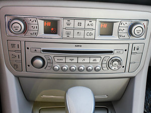 2012款2.0L 自动尊享版 音响调节
