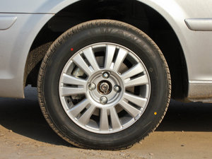 2012款1.6L 自动科技版 轮圈