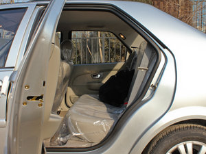 2012款1.6L 自动科技版 后排空间