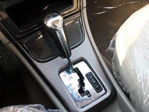 2012款1.6L 自动科技版 换挡杆