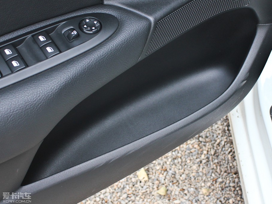 2013ѩFC4L 1.8L ԄӄY