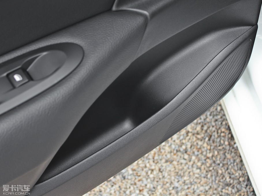 2013ѩFC4L 1.8L ԄӄY