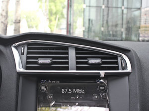 2013款1.8L 自动劲驰版 空调出风口