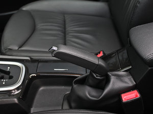 2013款1.8L 自动劲驰版 驻车制动器