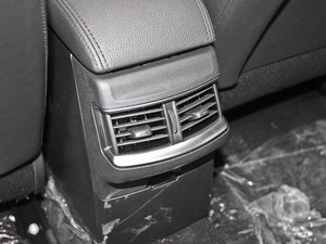 2013款1.8L 自动劲驰版 中控区