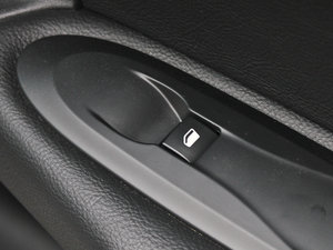2013款1.8L 自动劲驰版 中控区