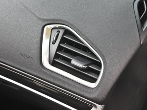 2013款1.8L 自动劲驰版 中控区