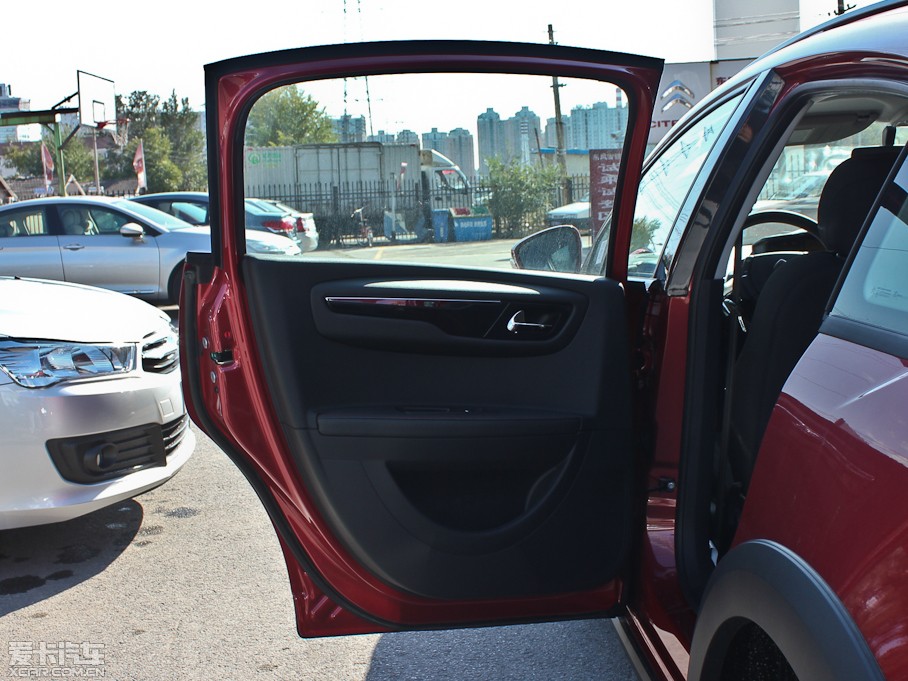 2013������Cross 1.6L �ԄӰ�