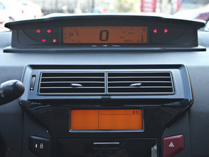 2013款1.6L 自动版 空调出风口